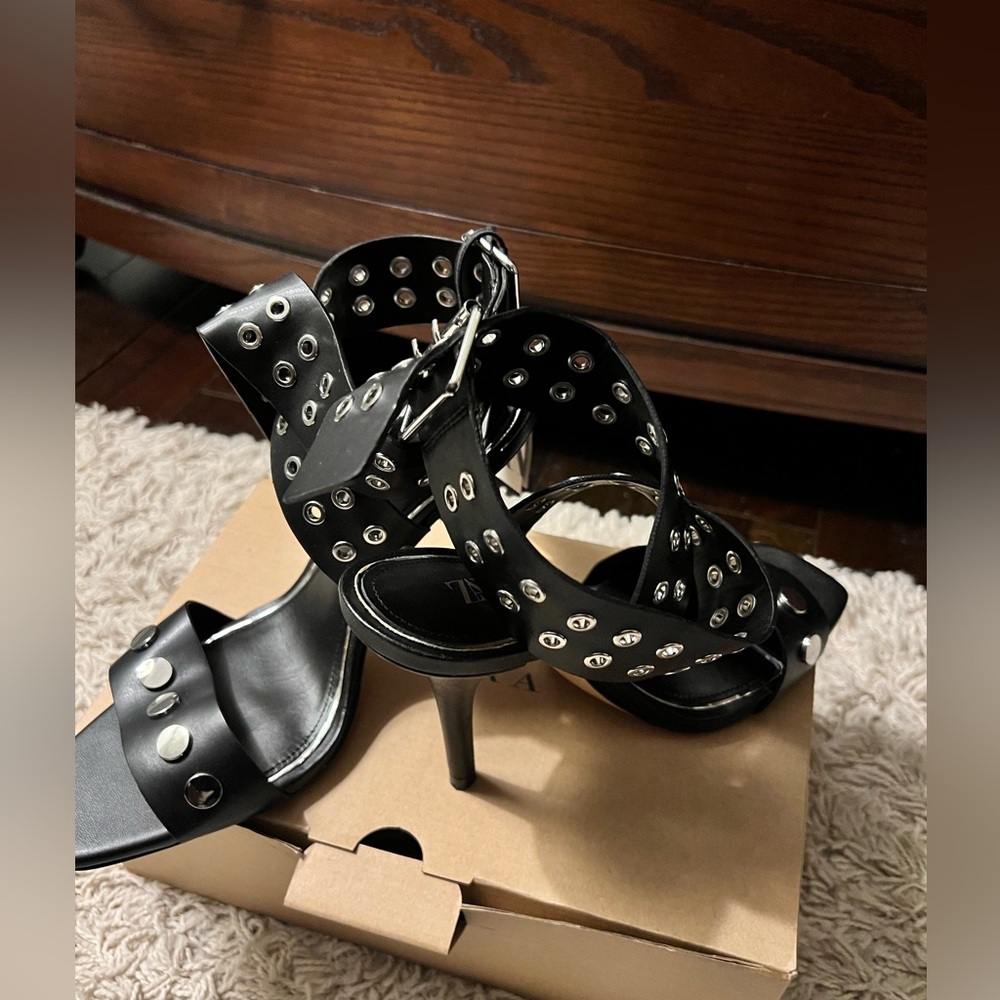 Brand new women’s sandals from Zara with grommet design size 7 1/2